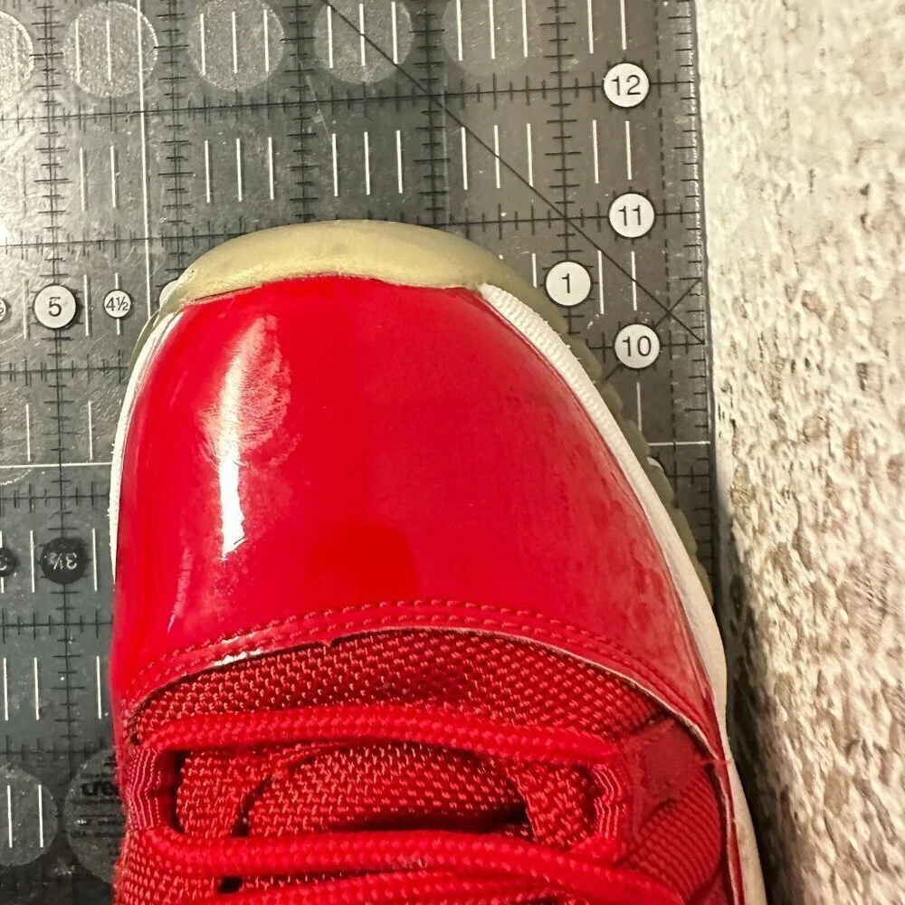 Nike Air Jordan 11 Win Like 96 Youth Size 7Y Women 8.5 378038-623 Gym Red Shoes